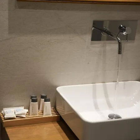 Bluepoint فندق *